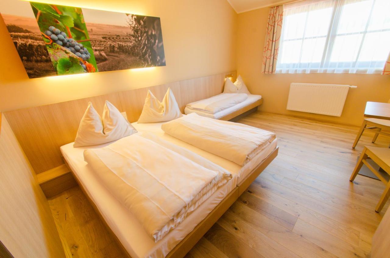 Jufa Hotel Neutal Bagian luar foto