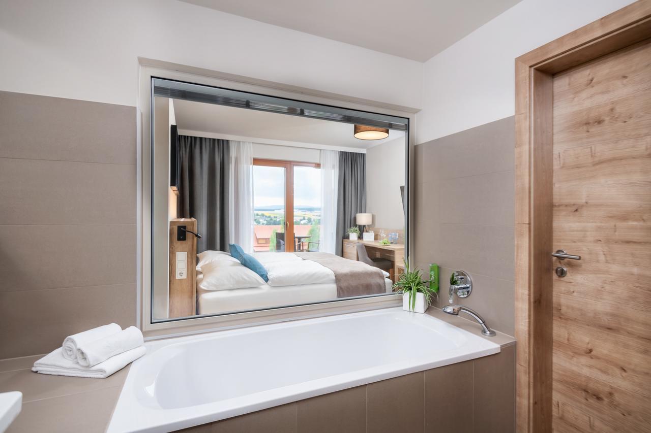 Jufa Hotel Neutal Bagian luar foto